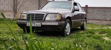 каропка на мерс 124: Mercedes-Benz 220: 1993 г., 2 л, Механика, Бензин, Седан