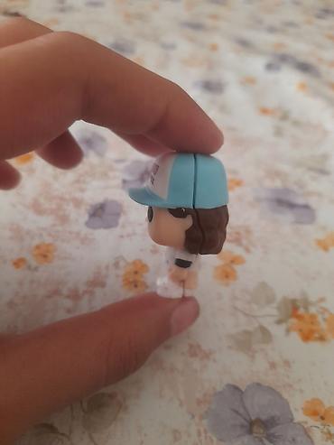 moni̇tor: Mini kolleksiya fiquru – mavi kasketli, “THINKING CAP” yazılı şapka — 4