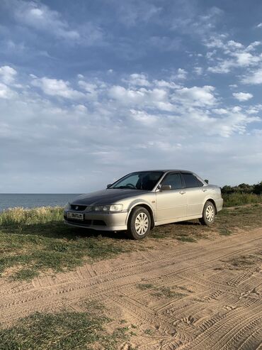 Honda: Honda Accord: 1998 г., 2 л, Автомат, Бензин, Седан