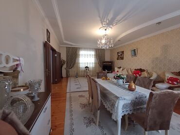 Həyət evləri və villaların satışı: Satılır: həyət evi - 2 mərtəbəli, bütöv hasarlı həyət evi - Küçə — 4