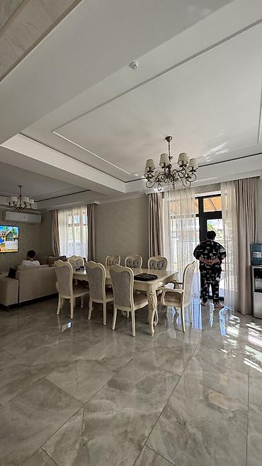 бишкек киргизия 1: 🏡 Продается шикарный дом в отличной локации! 📍 3я линия от ул — 4