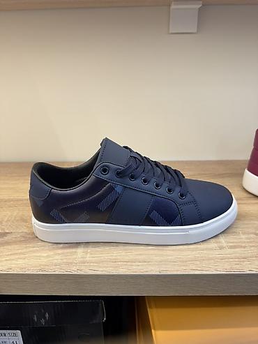 kutya: Мужские кроссовки, 40, 43, 41, Burberry, Новый, цвет - Синий, Самовывоз — 1