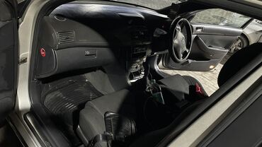 Toyota: Toyota Avensis: 2003 г., 1.8 л, Механика, Бензин, Хэтчбэк — 8