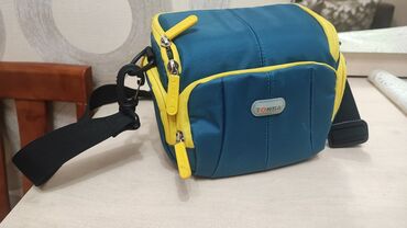 чехол универсальный: Продам оригинальную сумка Tonba для фотоаппарата в идеальном состоянии