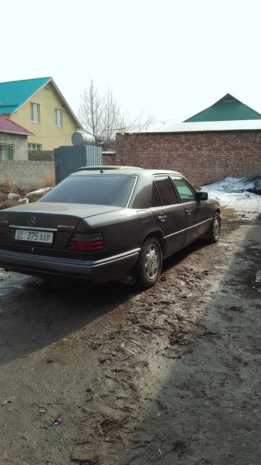 автомобиль бу: Mercedes-Benz W124: 1994 г., 2 л, Механика, Бензин, Седан