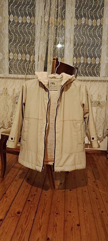 ucuz kask: ZARA kişi üst geyimləri kolleksiyası - Model 1: Yağışa davamlı parkа — 4