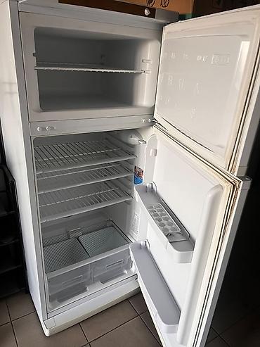 морозильник indesit: Холодильник Indesit, Б/у, Двухкамерный — 2