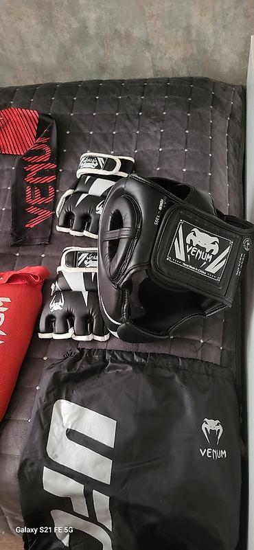 Спортивные костюмы: Idman geyimi və əşyaları dəst şəkildə alınıbheç bir cızığından belə — 1