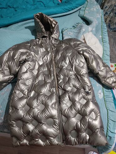 зимняя куртка бишкек: Пуховик, По колено, Лакированный, XS (EU 34), S (EU 36)