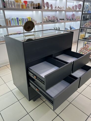 Стойки ресепшн: Столы ресепшен Администраторский стол Кассовый стол Занимаемся — 10