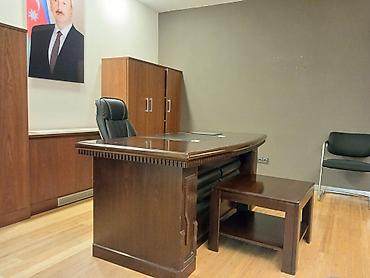 stolüstü ofis dəsti: Ofis mebeli dəsti – rəhbər masası və kreslo - Korpus: tünd ağac — 2