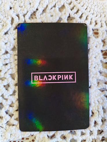 İncəsənət və kolleksiyalar: Məhsul: K-pop fotokartı (BLACKPINK temalı) Təsvir: - Ön tərəfdə — 3