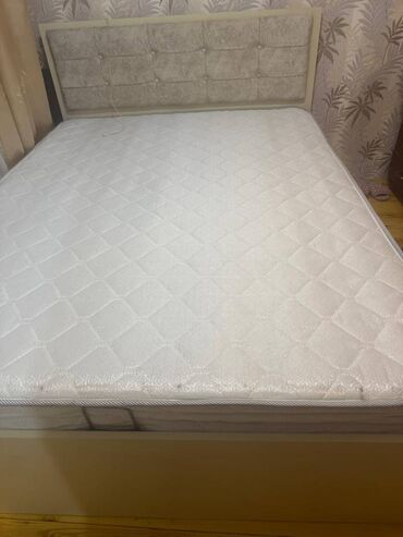 Yataq otağı dəstləri: İki nəfərlik çarpayı və döşək dəsti - Ölçü: təxmini 160x200 sm — 2