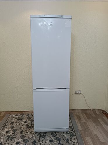 холодильние: Холодильник Indesit, Б/у, Двухкамерный, De frost (капельный), 60 * 185 * 60