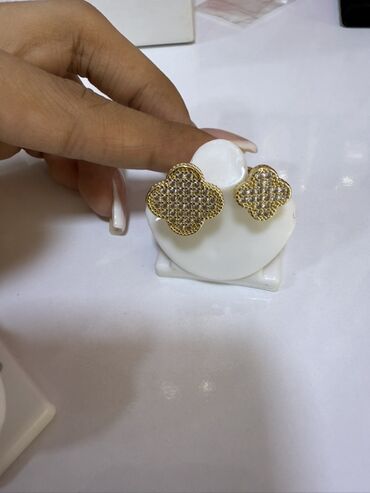 Bijuteriya dəstləri: Qadın bəzək aksesuarları – geniş seçim Məhsullar: - Qızılı tonlarda — 141