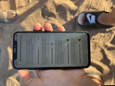 Техника и электроника: IPhone 11 Pro, 256ГБ (цвет Midnight Green) Экран надо менять сломал не — 1