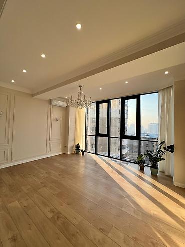 хата бассейн: 3 комнаты, 120 м², 7 мкр Элитка, 7 этаж — 4