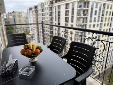 Mənzil kirayələyirəm: 3 otaqlı, 120 kv. m — 15