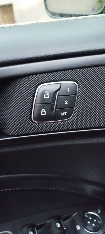 Ford: Ford Fusion: 2 l | 2018 il 205000 km Sedan — 2