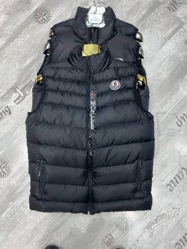 Prsluci: Muski prsluci
S M L XL XXL
Cena 3500 din — 9
