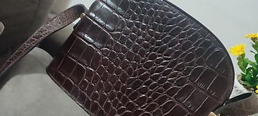 Torbe: Kroko koza,cvrsta,kais na podesavanje,unutra jedna zatvorena ptegrada — 4