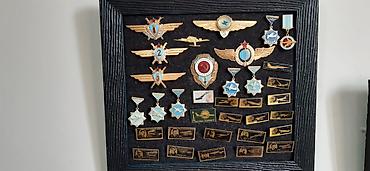 Значки, ордена и медали: Продаётся коллекция значков про знаменитых людей — 9