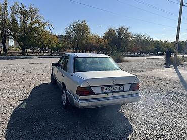 молдинг 124: Mercedes-Benz E-Class W124, седан, серебристый Ключевые особенности — 4