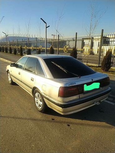 Mazda: Mazda 626: 1989 г., 2 л, Механика, Газ, Хэтчбэк — 4