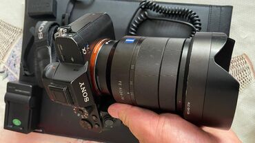 фотоаппарат любитель: Полноформатный беззеркальный комплект Sony. Состав: - Камера Sony