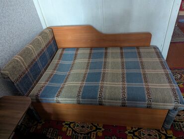 Односпальные кровати: Односпальная кровать, Б/у, С ящиком для хранения, Дерево, длина - 2000 см