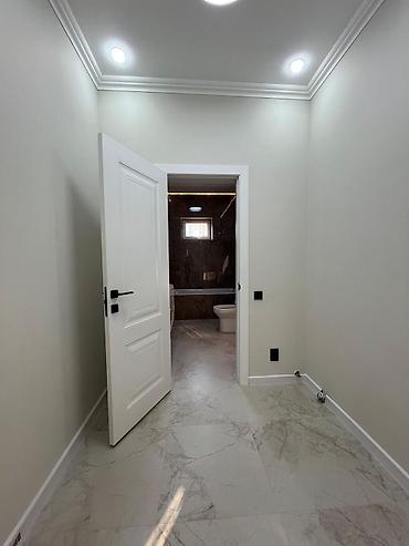 Продажа коттеджей и домов: Продается 5-комнатный дом Район: ж/м Ак Ордо-1 Площадь дома: 200 м² — 7