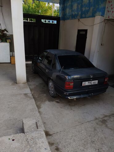 бу запчасти на мерседес в бишкеке: Opel Vectra: 1993 г., 1.6 л, Механика, Бензин, Седан