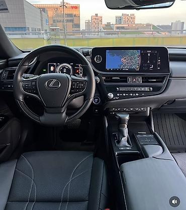 in car: Lexus ES: 2021 г., 2.5 л, Вариатор, Гибрид, Седан — 7
