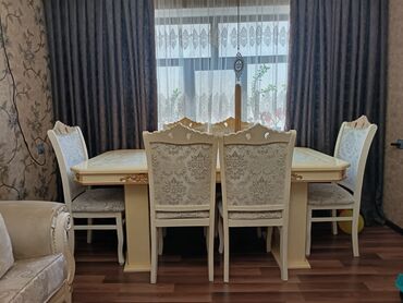 Sifarişlə mebel: Qonaq otağı üçün, İşlənmiş, Açılmayan, Dördbucaq masa, 6 stul