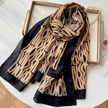 Baş geyimləri: Brend şərflərin və yaylıqların replikası, qiymətlər 25 manatdan — 12