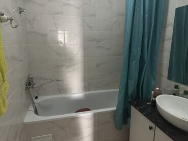 квартира берилет узак моонотко жаш балалууларга жертвмдан: 2 комнаты, Собственник, С мебелью полностью