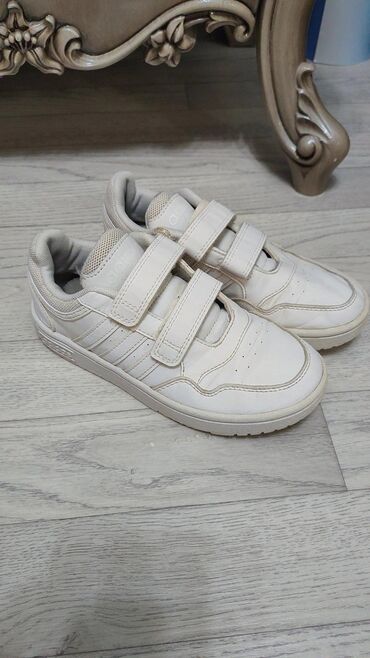 кемин ак бекет: Продаю ботасы adidas подойдут для девочки и мальчика производство