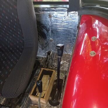 Traktorlar: MTZ MF404 təkərli traktor - Marka/model: MF404 (qırmızı/qara rəng) - — 9