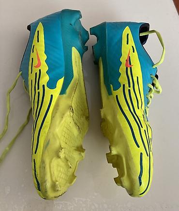 butsları: Nike futbol бутсы. Parlaq sarı və mavi rəng kombinasiya­sında — 3