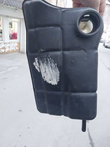 Çənlər, balonlar: Ford mondeo 1993-2006 su baçoku problemsi̇zdi̇r. Vatsapp var. çatı — 4