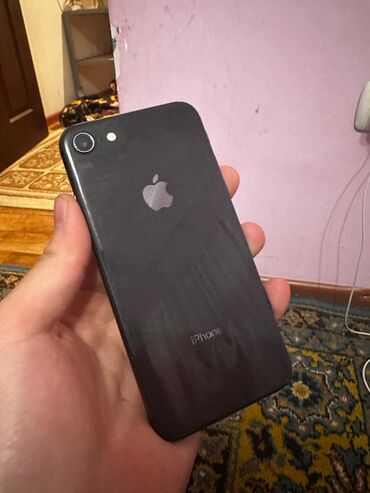 Apple iPhone: IPhone 8, Б/у, 64 ГБ, Jet Black, Чехол, 100 %