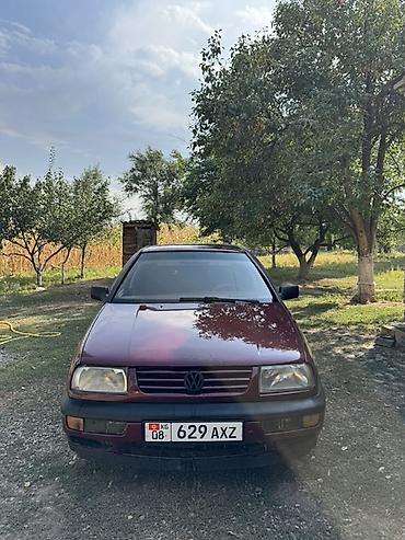 чанган уни к: Volkswagen Vento: 1993 г., 1.8 л, Кол менен иштөөчү, Бензин, Седан — 3