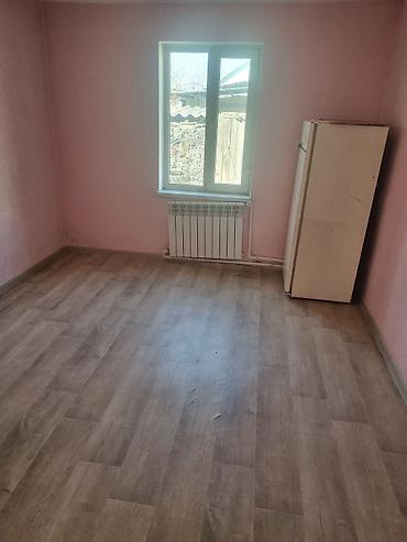 комнаты ыссык кол: 3 комнаты, Ала-Тоо ж/м Собственник, Только девушкам, от 6 месяцев, Без мебели — 4
