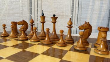 Шахматы: Шахматы СССР. Полный комплект! Все одинаковые. Доска дерево. Фигуры — 7