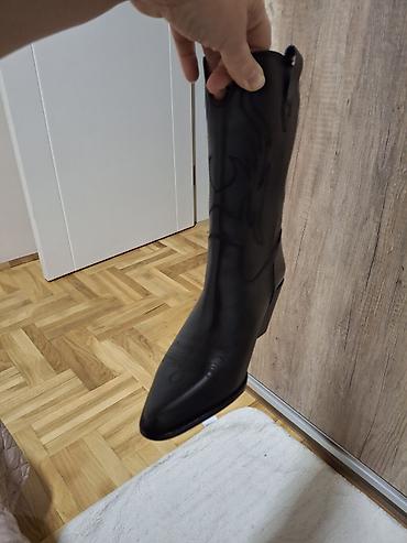 Čizme: Kožne kaubojke – crne - Model: ženske kaubojke sa špicastim vrhom - — 3