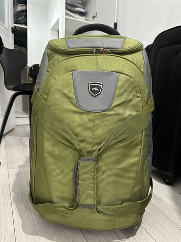 Чемоданы: 1 чемодан 45/80-2500 сом состояние отличное 2 чемодан-рюкзак 35/70 — 4