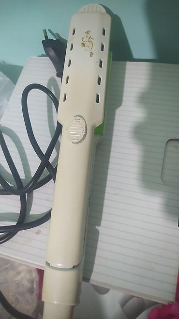 havalandirma fanlari: Saç ütüsü (elektrikli) - Gərginlik: 110–220V, 50/60Hz - Güc: 30–35W - — 2