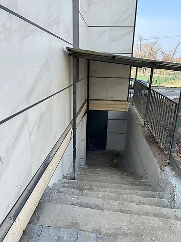 60: 5 и более комнат, 60 м², КНУ Элитка, 1 этаж, ПСО (под самоотделку) — 3