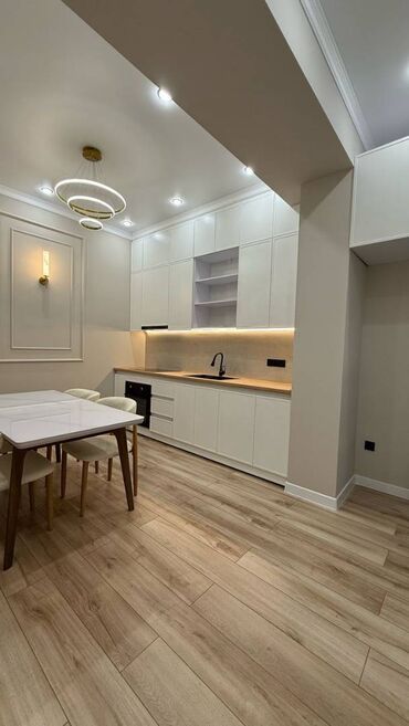 роял лондон: 2 комнаты, 81 м², Элитка, 3 этаж, Евроремонт