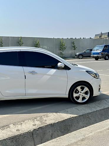 Chevrolet: Chevrolet Spark: 2020 г., 1 л, Вариатор, Бензин, Хэтчбэк — 4